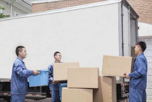 Customer raising a storage service complaint for review